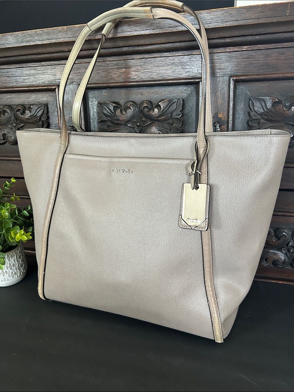 Tumi
Sinclair Q-Tote